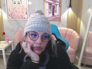 jade-jones-a webcam model