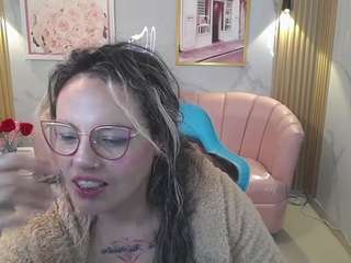 jade-jones-a webcam model