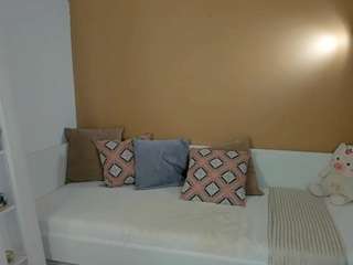 valentinamilan02 webcam model