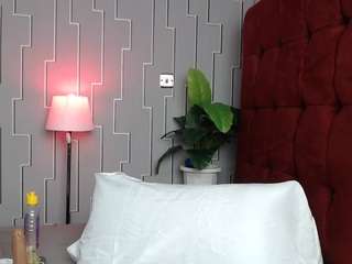 zuri360 from CamSoda is Freechat