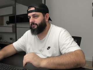 Live webcam model dravenpeak on Soda Cams