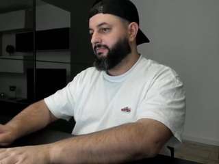 dravenpeak's CamSoda show and profile