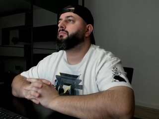 dravenpeak's CamSoda show and profile