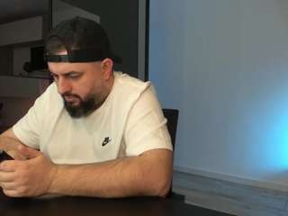 dravenpeak's CamSoda show and profile