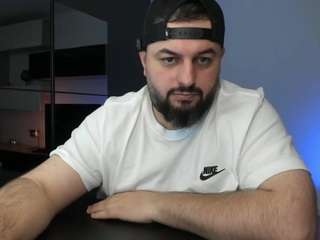 dravenpeak's CamSoda show and profile