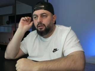 dravenpeak's CamSoda show and profile