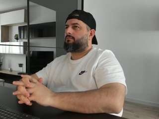 dravenpeak's CamSoda show and profile