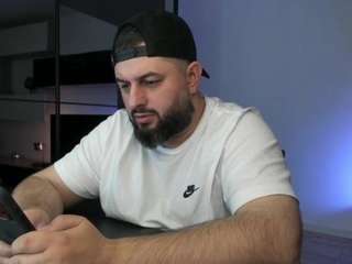 dravenpeak's CamSoda show and profile