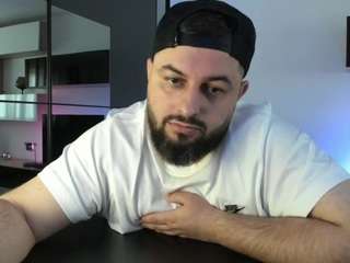 dravenpeak's CamSoda show and profile