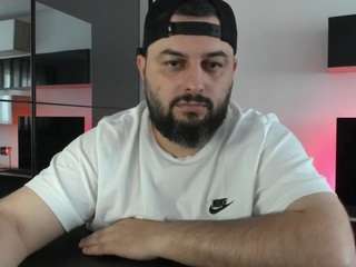 le modèle dravenpeak est en webcam porno dans un show sur le site camsoda, il possède les tags suivants: bear,english,uncut,orgasm,no smoking,no drinking,muscular,hazel eyes,handjob,fetish,daddy,bedroom,cock rating,chubby,cei,brutal,brown eyes,blowjob,black hair,big cock