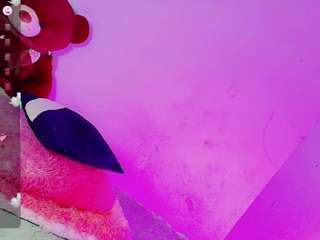 kiimsnow777 Live Webcam on CamSoda