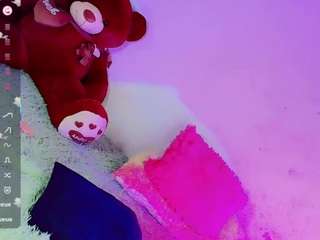 kiimsnow777 Live Webcam on CamSoda