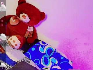 kiimsnow777 Live Webcam on CamSoda