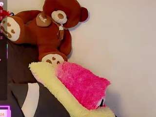 kiimsnow777 Live Webcam on CamSoda