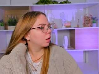 lexi-kit's CamSoda show and profile