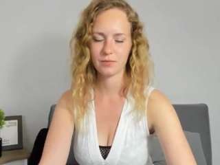 LyraAttractive