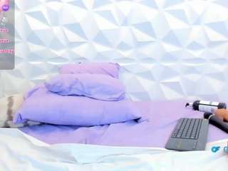 salem-cute Live Webcam on CamSoda