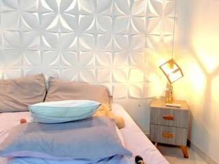 salem-cute webcam model