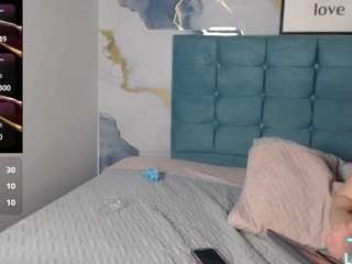 shirleyhot's CamSoda show and profile