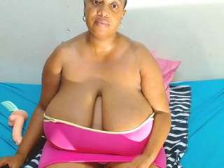 xbusttyboobsxx3 webcam