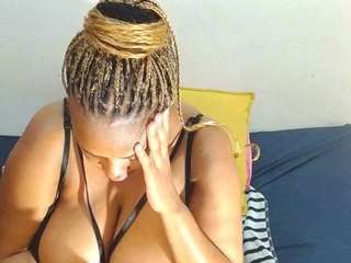 xbusttyboobsxx3's CamSoda show and profile