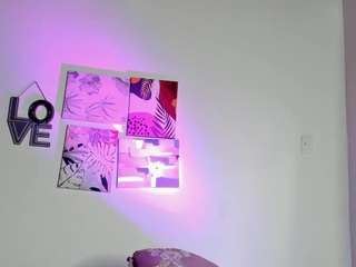 hellzel-moon Live Webcam on CamSoda