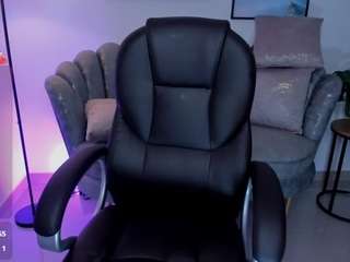 issi-loren Live Webcam on CamSoda