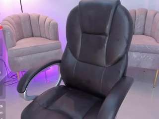 issi-loren Live Webcam on CamSoda