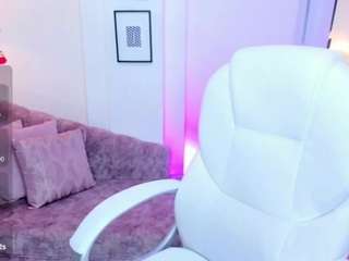 issi-loren's CamSoda show and profile