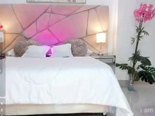 issi-loren's CamSoda show and profile