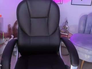 issi-loren's CamSoda show and profile