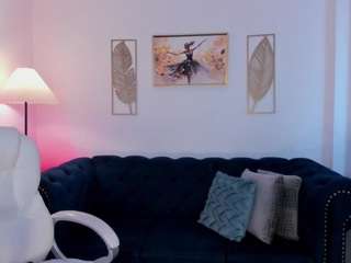 issi-loren Live Webcam on CamSoda