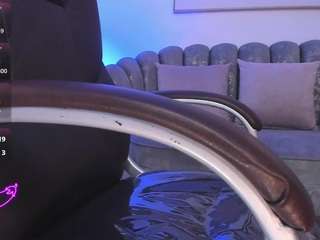 issi-loren's CamSoda show and profile