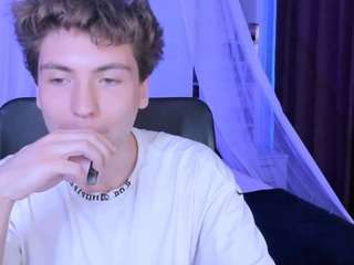 joseph-bear's CamSoda show and profile