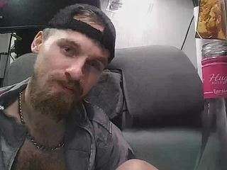 juliwcharles's CamSoda show and profile