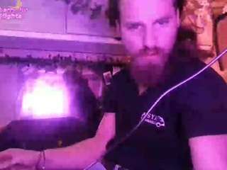 juliwcharles's CamSoda show and profile