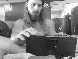Juliwcharles's cam show statistics and live stream