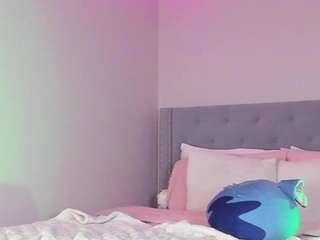 Live webcam model kaythebrowm1 on Soda Cams