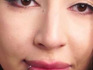 lekishabirdon webcam