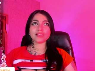 Live cam show with Naomi-Gomez