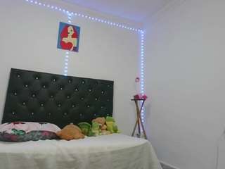niiky-30 Live Webcam on CamSoda