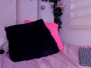 violeta-olsen Live Webcam on CamSoda