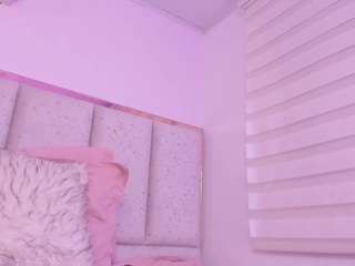 violeta-olsen live cam profile