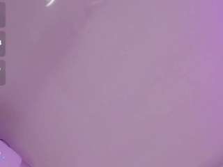 このモデルは現在ライブ中です。 violeta-olsen