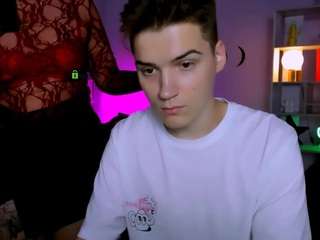 yudji-boy Live Webcam on CamSoda