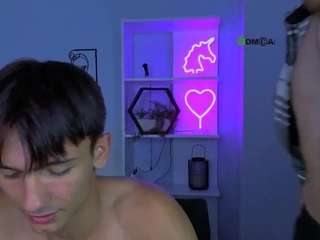 yudji-boy Live Webcam on CamSoda