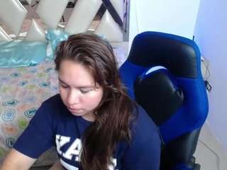  emily-bigboobs23 chat room