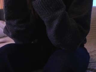 maloriesvehla, female webcam model,  years old, on live webcam