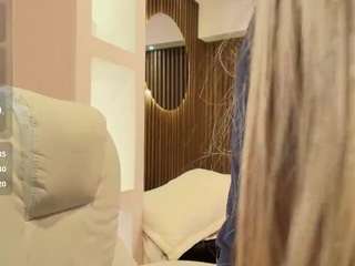 Discover melanyvega9 from CamSoda