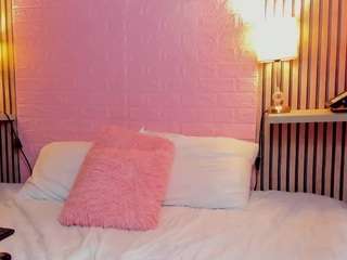 nataly-petite18's CamSoda show and profile